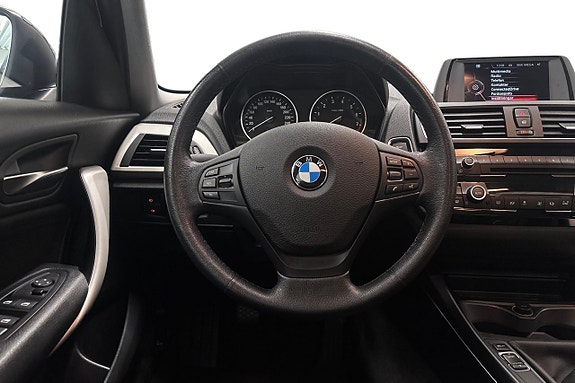 BMW 118i 9 of 18