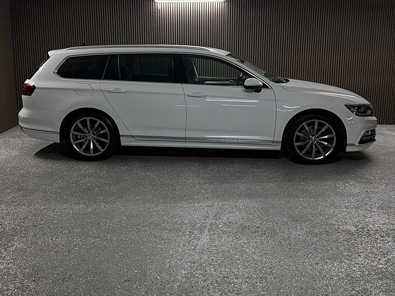 Volkswagen Passat 8 of 23