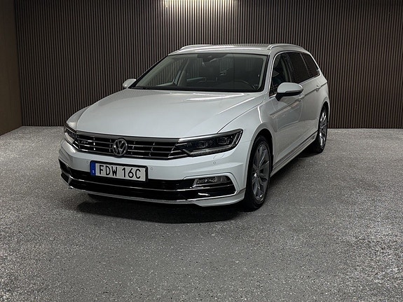 Volkswagen Passat 3 of 23
