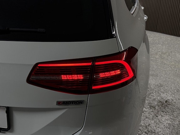Volkswagen Passat 21 of 23
