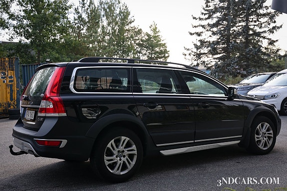 Volvo XC70 2 of 14