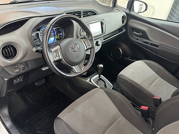Toyota Yaris 10 of 19