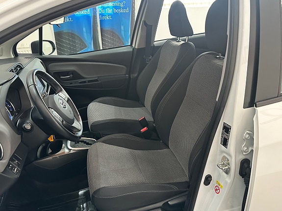 Toyota Yaris 12 of 19