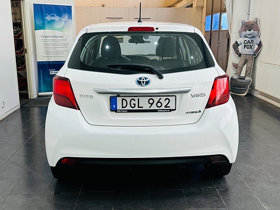Toyota Yaris 9 of 19