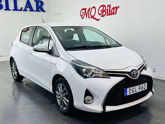 Toyota Yaris 2 of 19