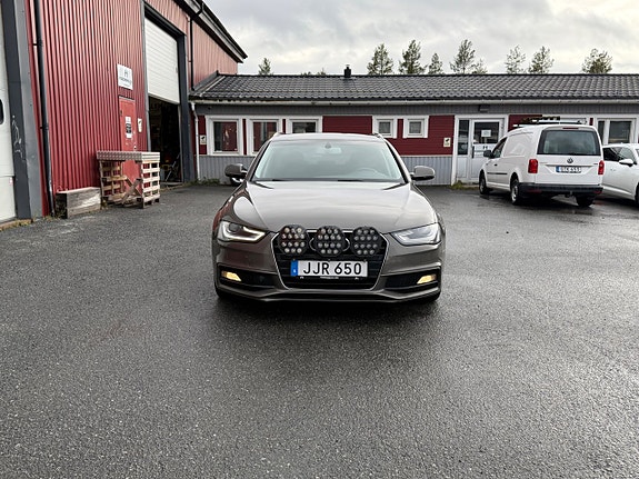 Audi A4 5 of 24