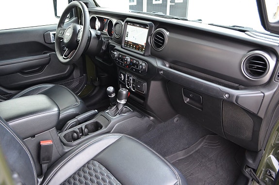 Jeep Gladiator 15 of 24