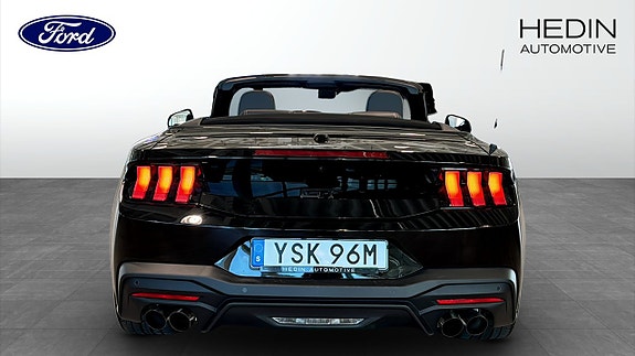 Ford Mustang 7 of 15