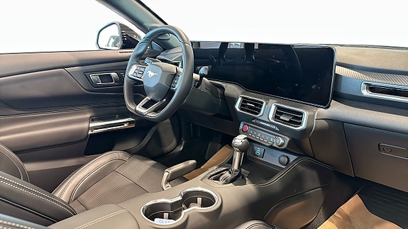 Ford Mustang 3 of 15
