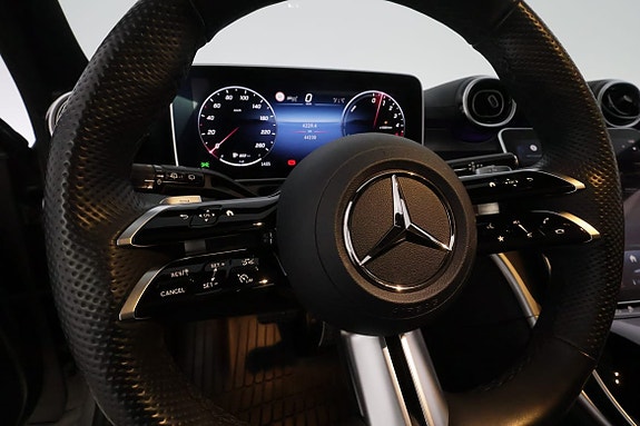 Mercedes-Benz C300 17 of 30