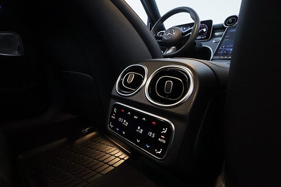 Mercedes-Benz C300 24 of 30