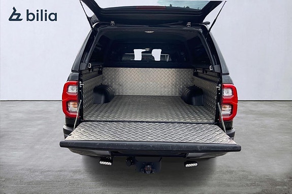 Toyota HiLux 12 of 21