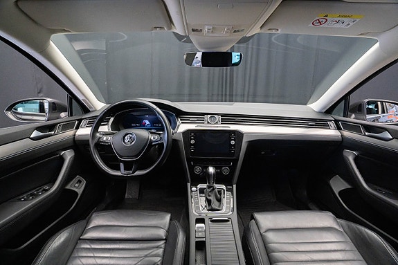Volkswagen Passat 14 of 22