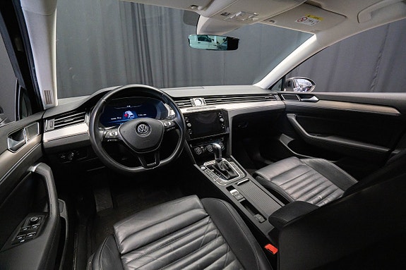 Volkswagen Passat 12 of 22