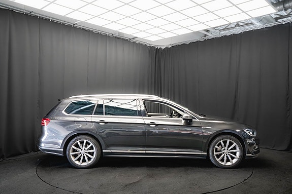 Volkswagen Passat 6 of 22
