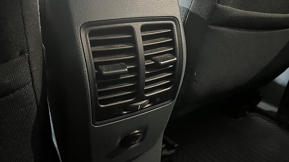 Ford C-Max 8 of 12