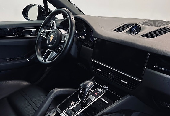 Porsche Cayenne 11 of 14