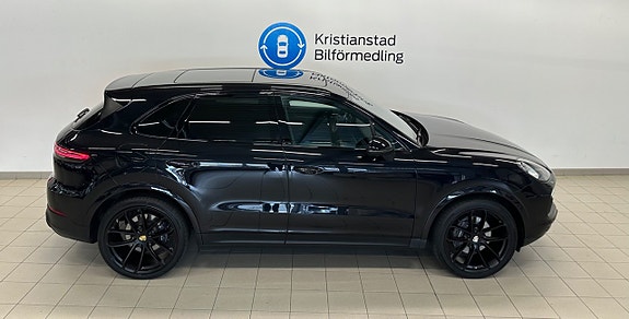 Porsche Cayenne 7 of 14
