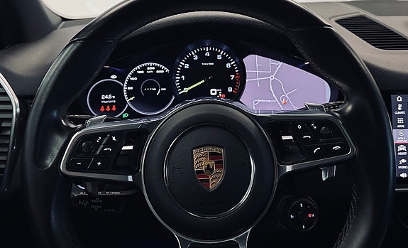 Porsche Cayenne 13 of 14