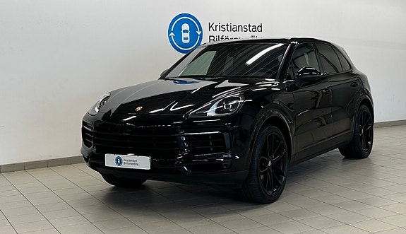 Porsche Cayenne 2 of 14