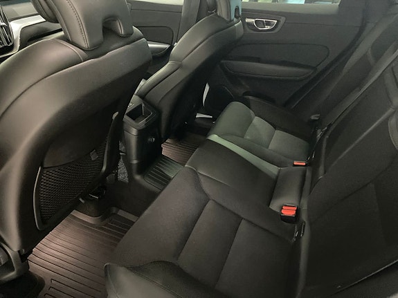 Volvo XC60 18 of 27