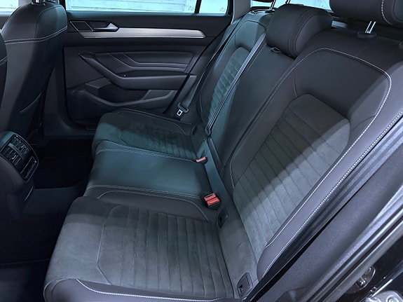 Volkswagen Passat 15 of 26