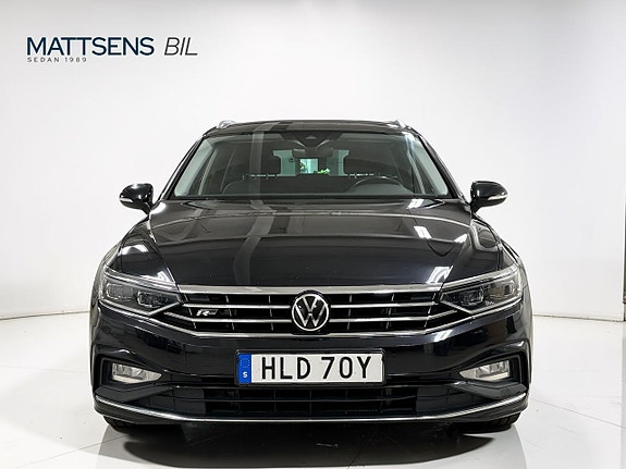 Volkswagen Passat 2 of 26