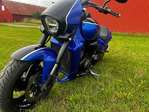 Suzuki VZR1800 Intruder 2 of 11