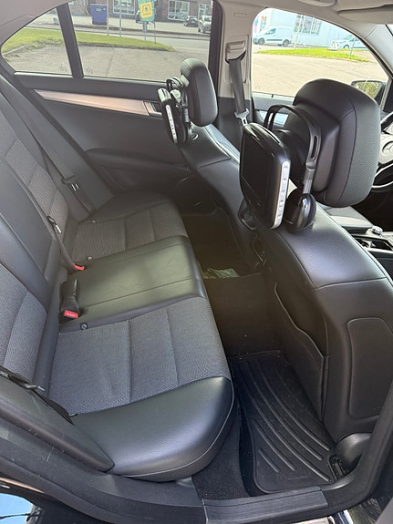 Mercedes-Benz C220 9 of 9