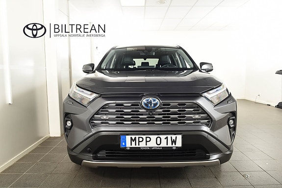 Toyota RAV4 5 of 17