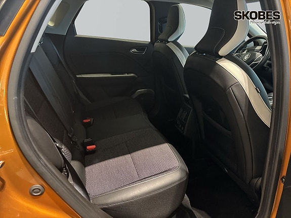 Renault Captur 10 of 25