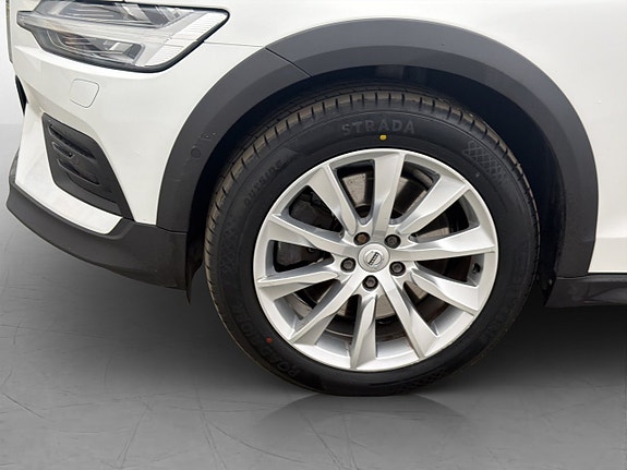 Volvo V60 Cross Country 28 of 30