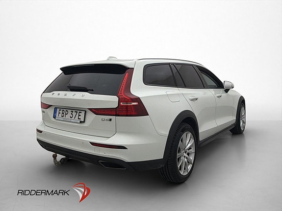Volvo V60 Cross Country 5 of 30