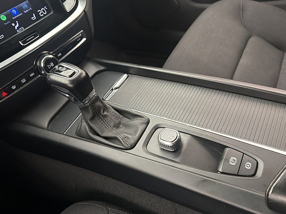 Volvo V60 Cross Country 23 of 30