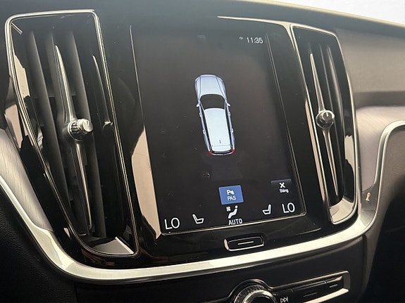 Volvo V60 Cross Country 18 of 30