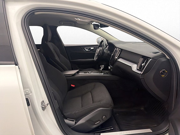 Volvo V60 Cross Country 24 of 30
