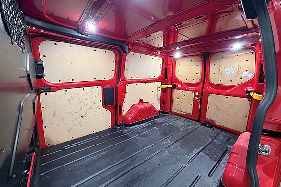 Ford Transit Custom 13 of 29