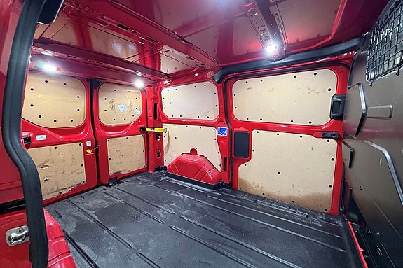 Ford Transit Custom 12 of 29