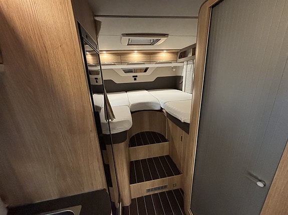 Knaus 650 MEG SKY (130hk) Året runt 9 of 27