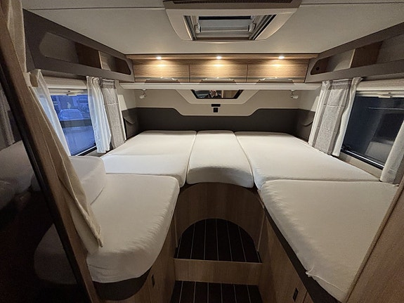 Knaus 650 MEG SKY (130hk) Året runt 13 of 27