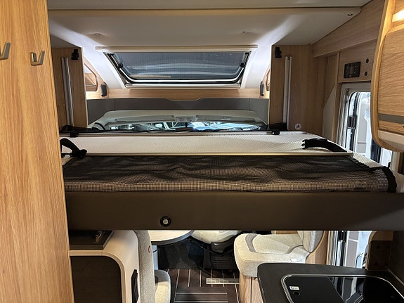 Knaus 650 MEG SKY (130hk) Året runt 15 of 27