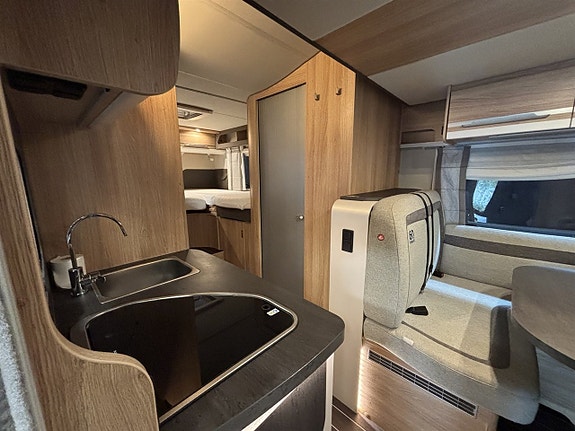 Knaus 650 MEG SKY (130hk) Året runt 7 of 27