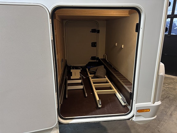 Knaus 650 MEG SKY (130hk) Året runt 24 of 27