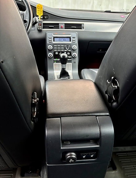 Volvo V70 11 of 12
