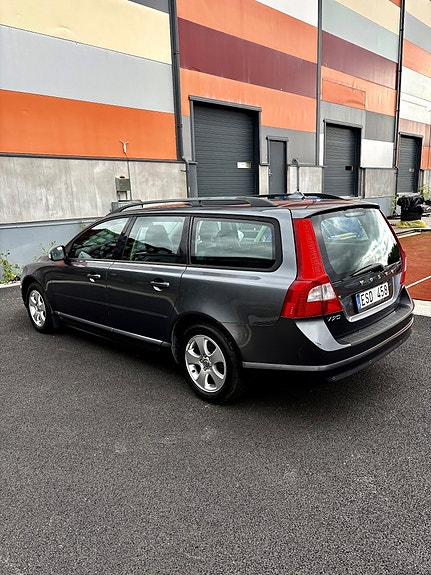 Volvo V70 5 of 12