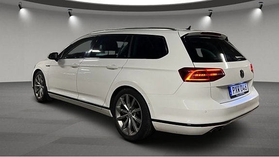 Volkswagen Passat 4 of 8