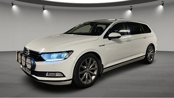 Volkswagen Passat 2 of 8