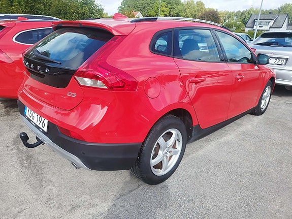 Volvo V40 Cross Country 2 of 3