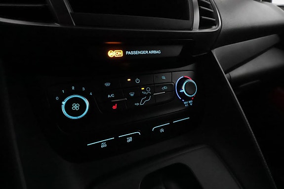 Ford Transit Connect 16 of 22