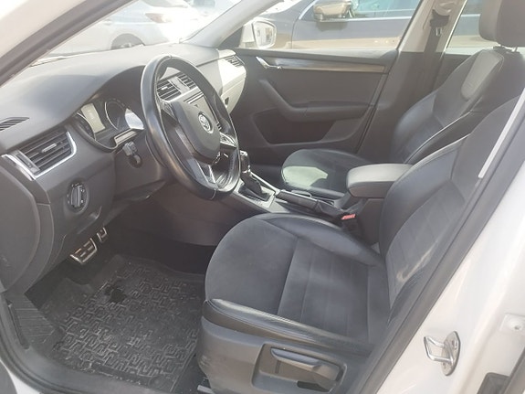 Skoda Octavia Scout 3 of 3